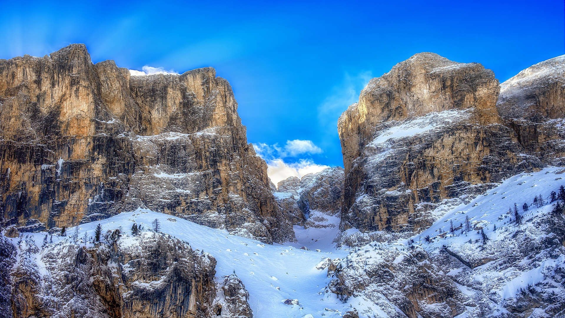 曼联在关键比赛中逆转取胜，追赶榜首竞争激烈