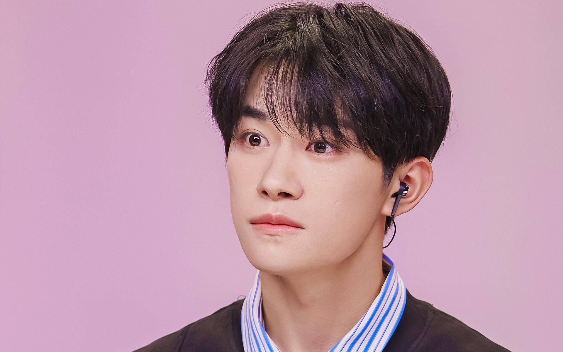 李恩：全黑队中场的主心骨，组织进攻如行云流水，李恩百科